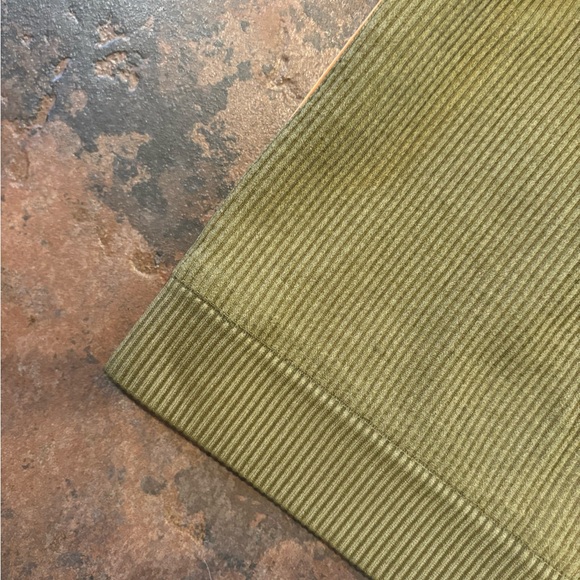 🌵Olive Green Ribbed Tank Top sports bras - Picture 2 of 3
